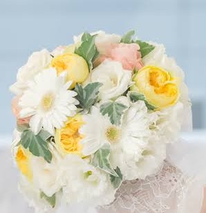 【小さな結婚式お台場店】　特別な日に生花を♪